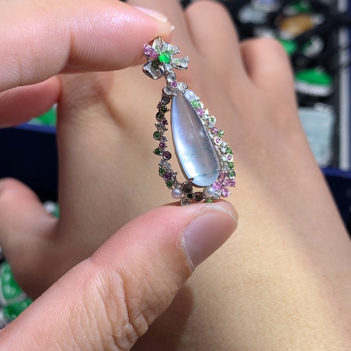 翡翠吊坠(不含链)18K金镶嵌