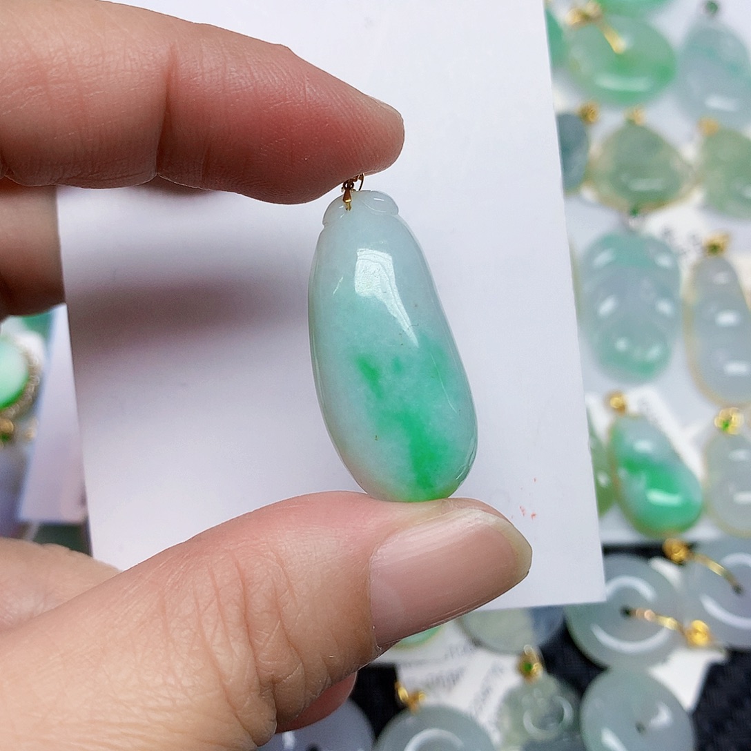 翡翠未镶嵌颈饰3567788