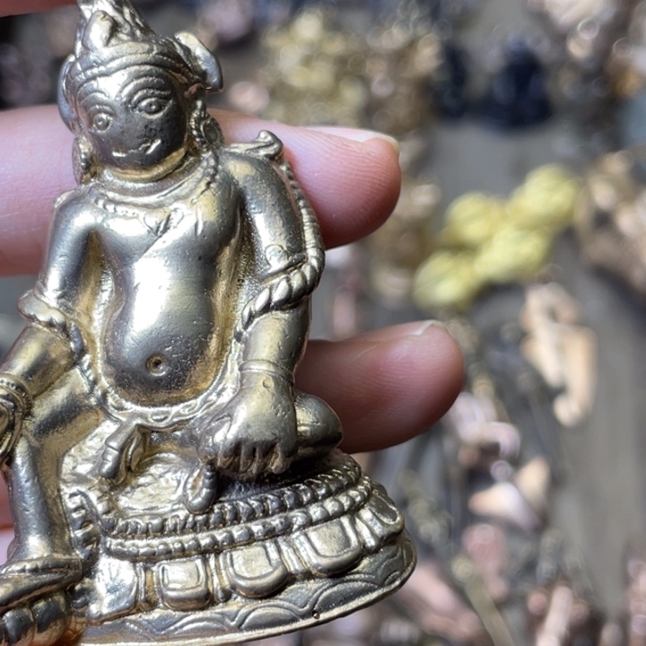 青铜原色小微瑕摆件