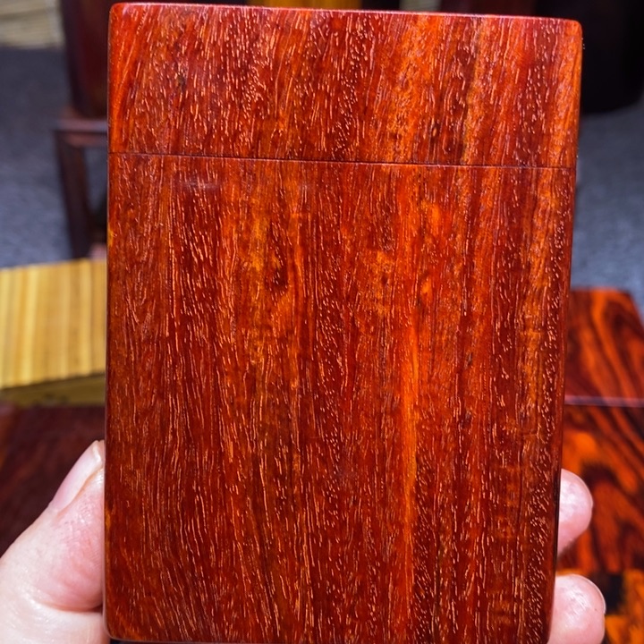 名***爷染料紫檀（血檀）粗烟盒