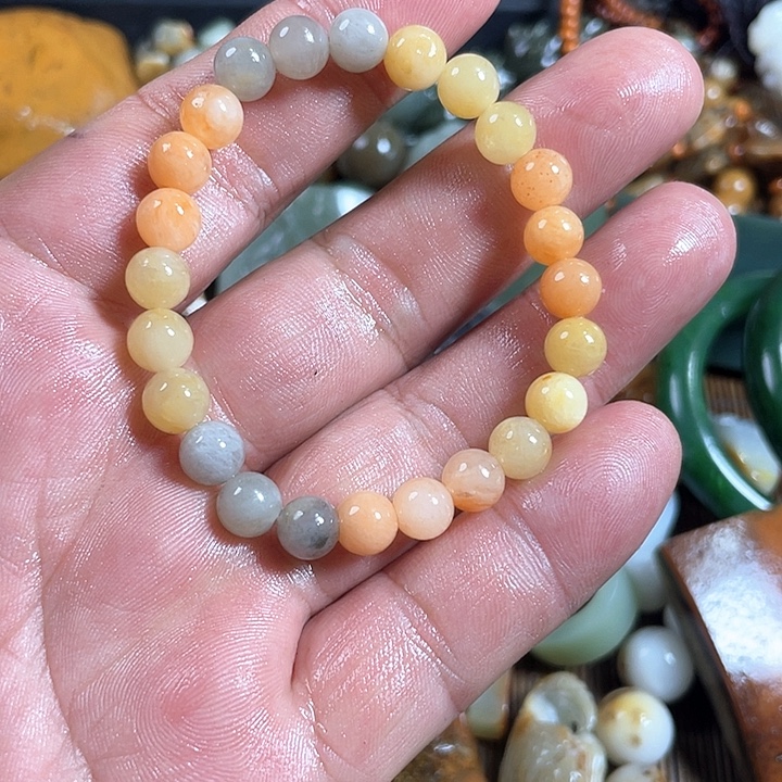 透闪石质玉未镶嵌颈饰