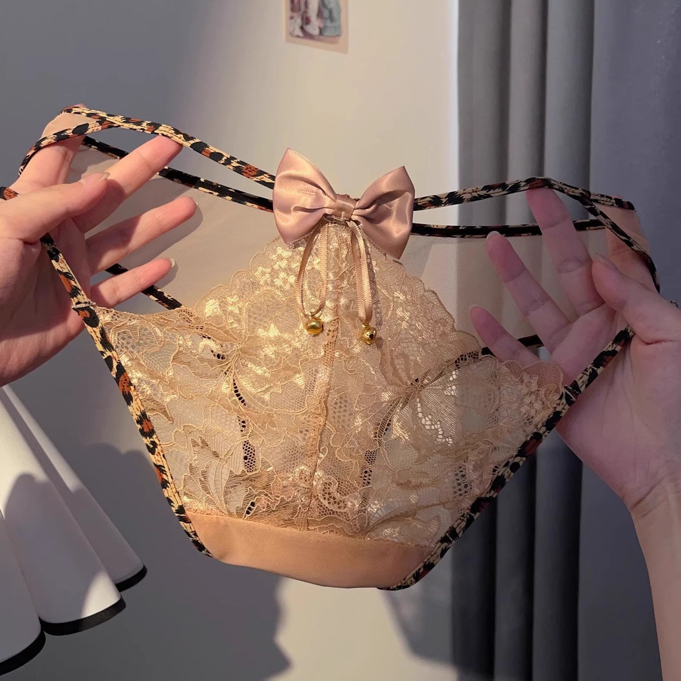 辣妹铃铛*女士性感豹纹低腰蕾丝内裤女2025新款女生纯欲镂空短裤