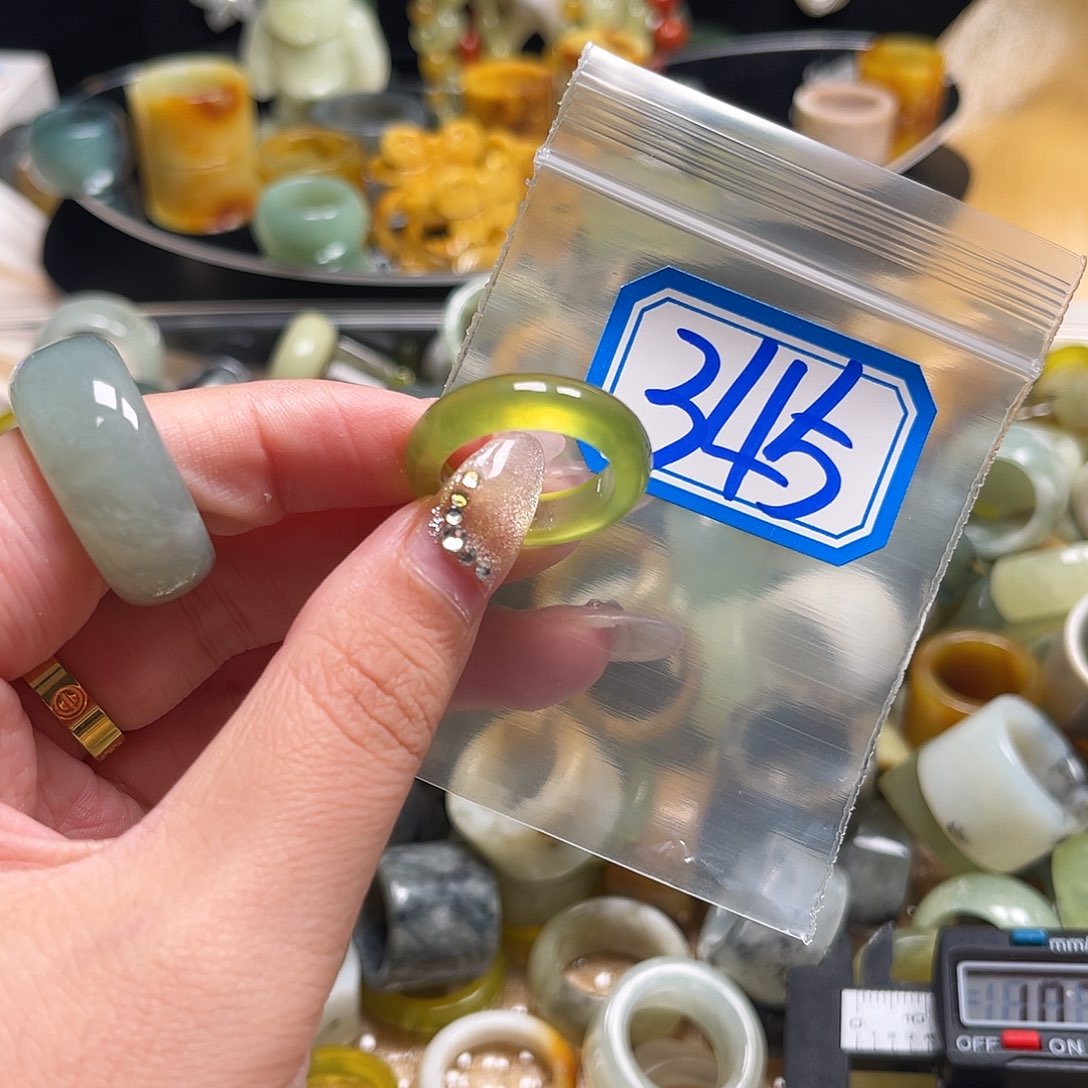 邮***见蛇纹石玉未镶嵌珠宝奇石