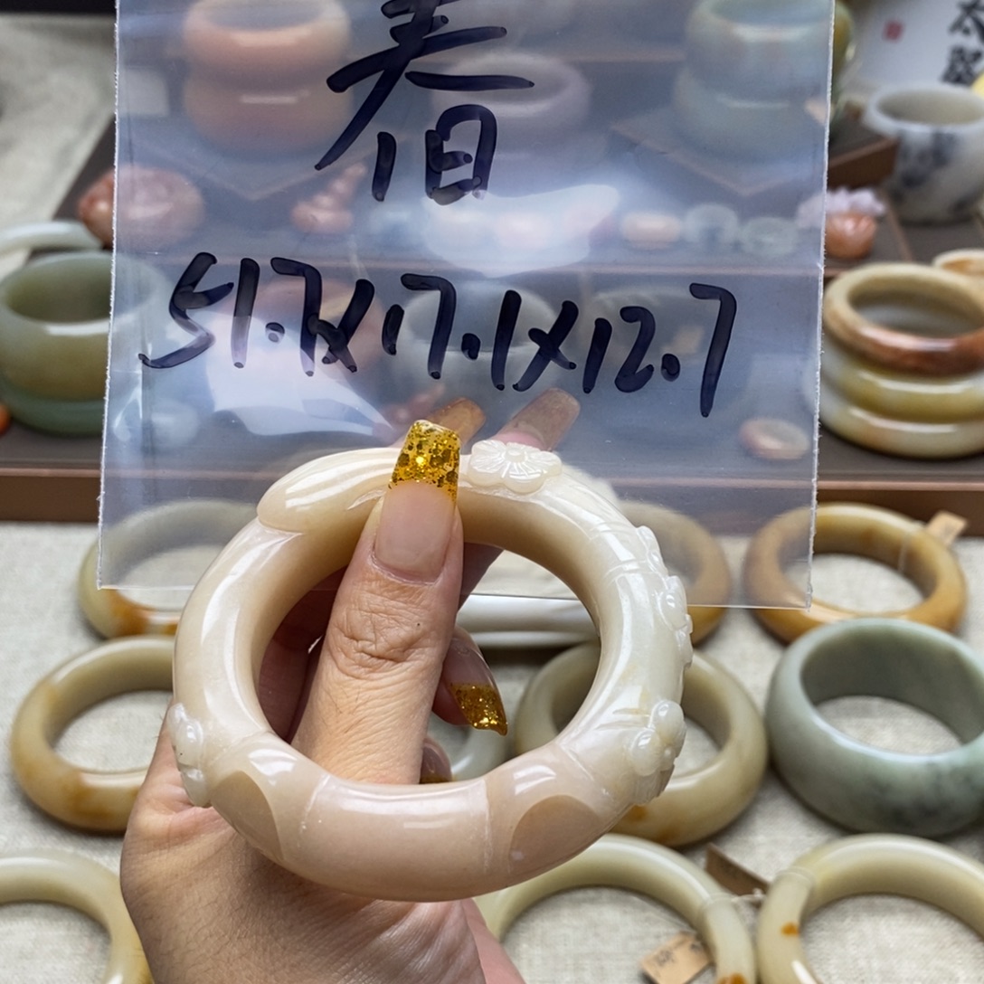 /***。合金手镯石英质玉