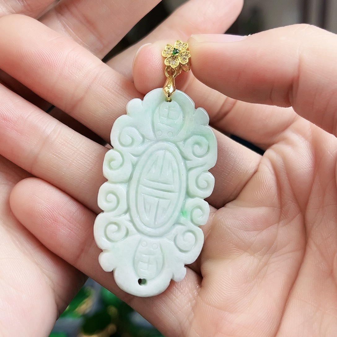 翡翠颈饰未镶嵌吊坠