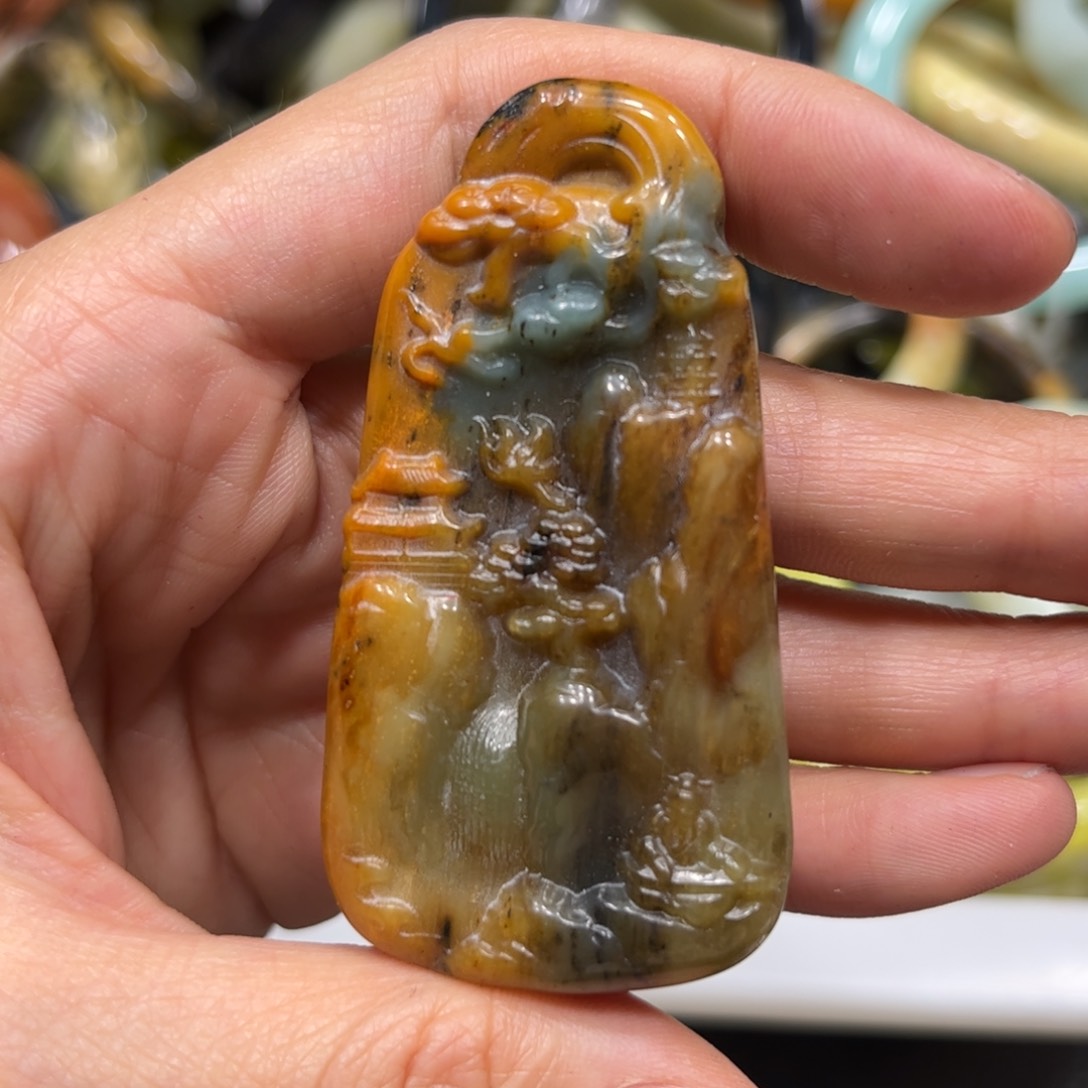 蛇纹石玉未镶嵌颈饰