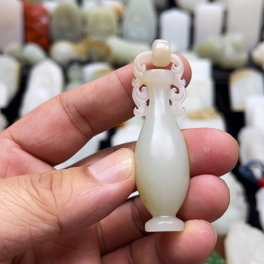 和田玉颈饰未镶嵌