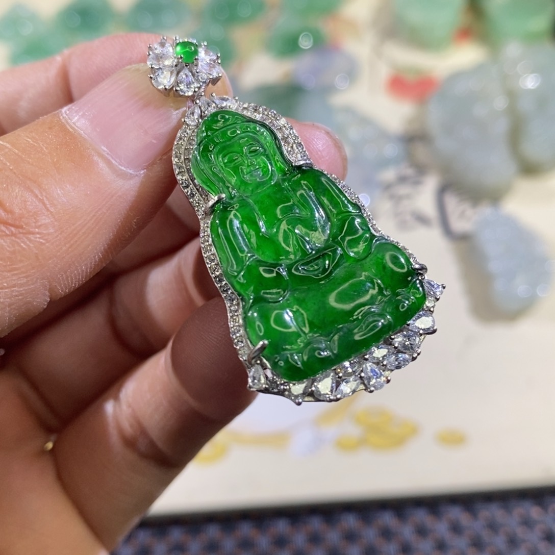 翡翠颈饰未镶嵌翡翠吊坠
