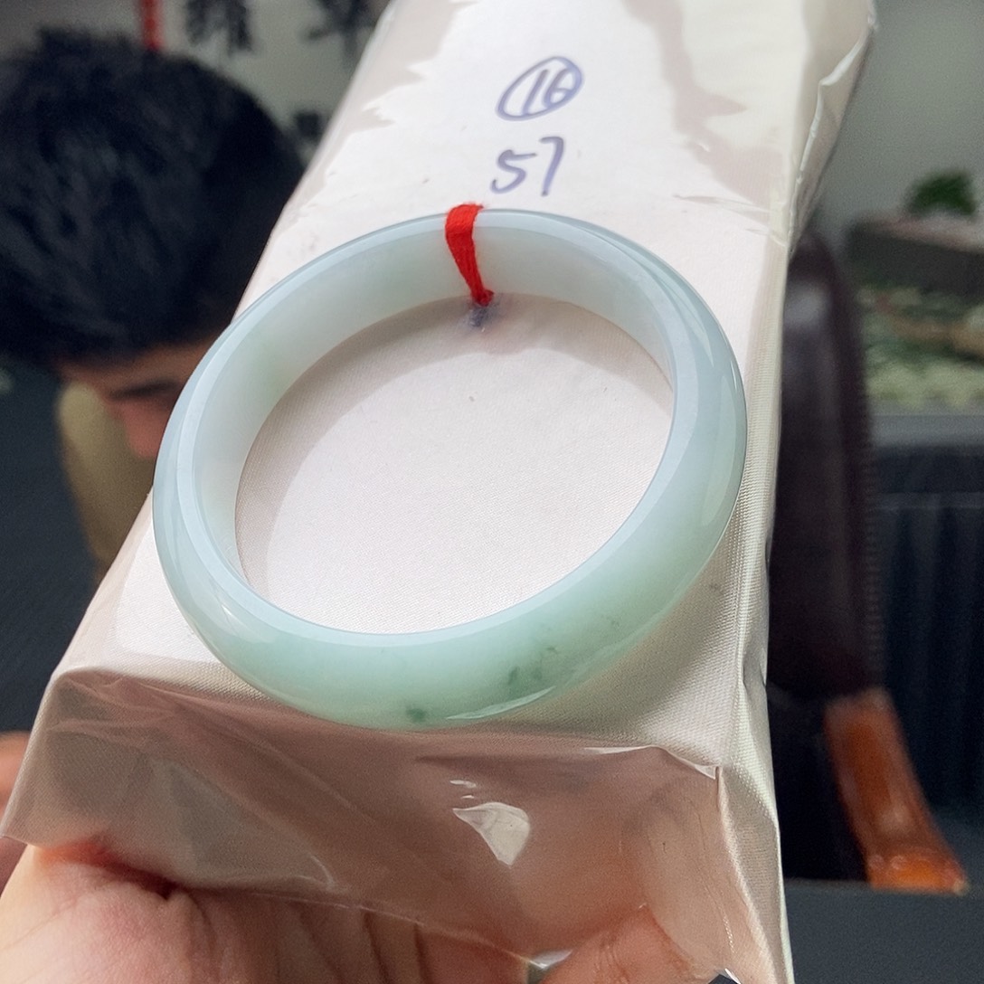 翡翠手镯未镶嵌拍一发一