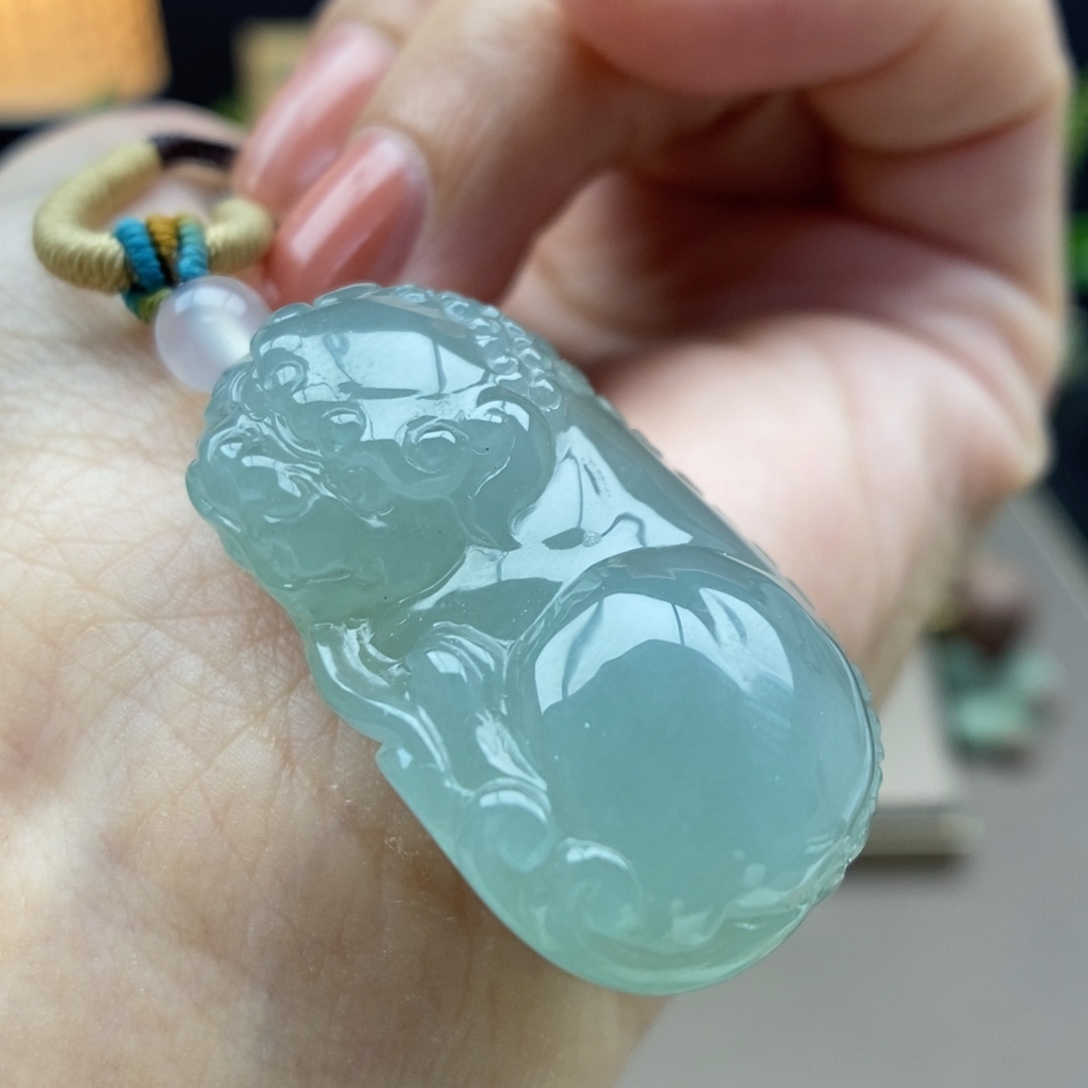 翡翠未镶嵌颈饰吊坠93