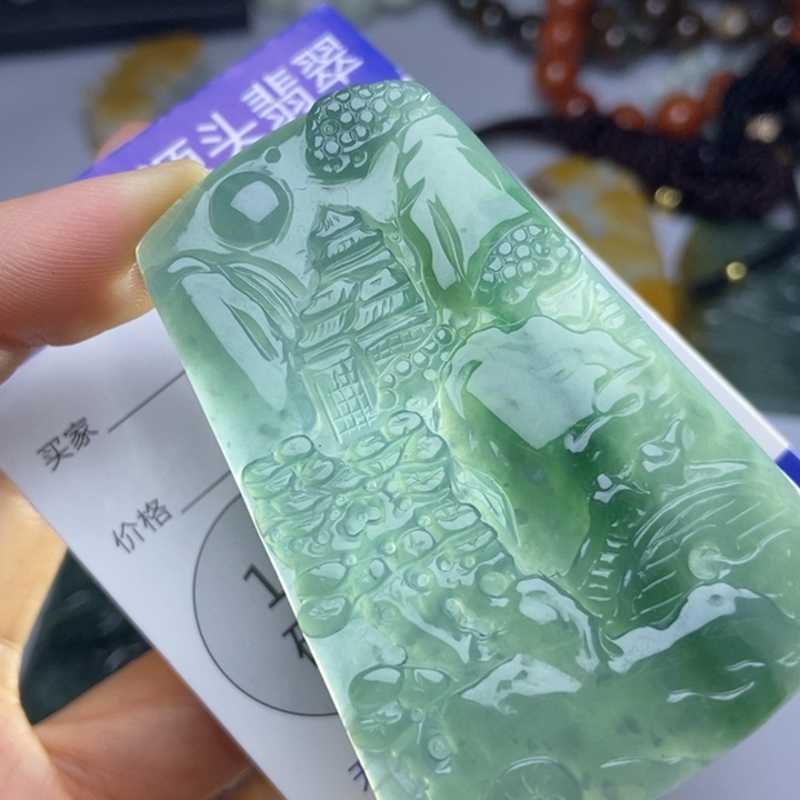 翡翠颈饰未镶嵌翡翠