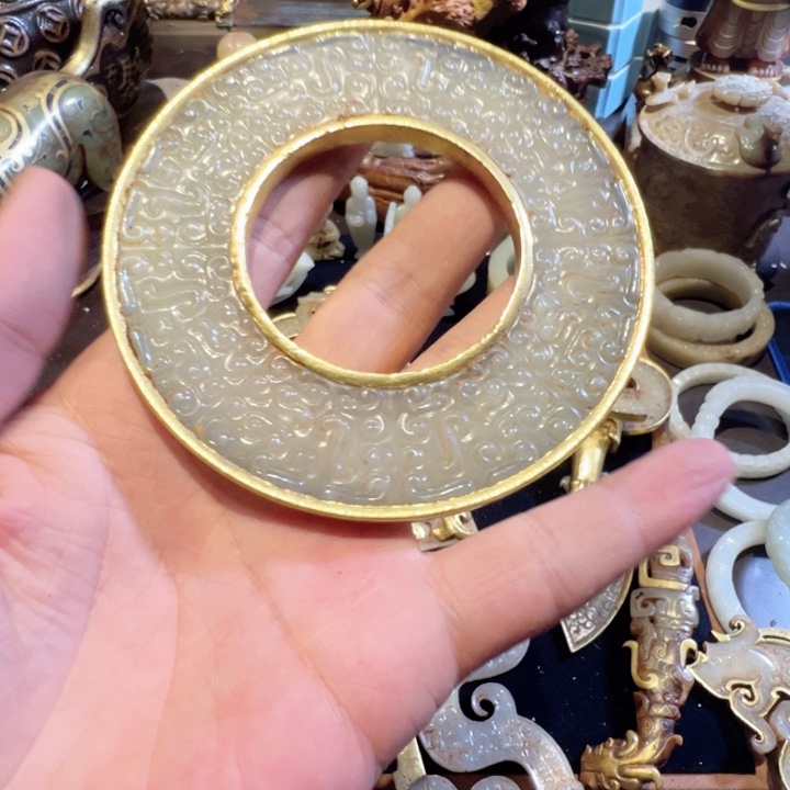 贝***畔大口的笑起来太迷人的