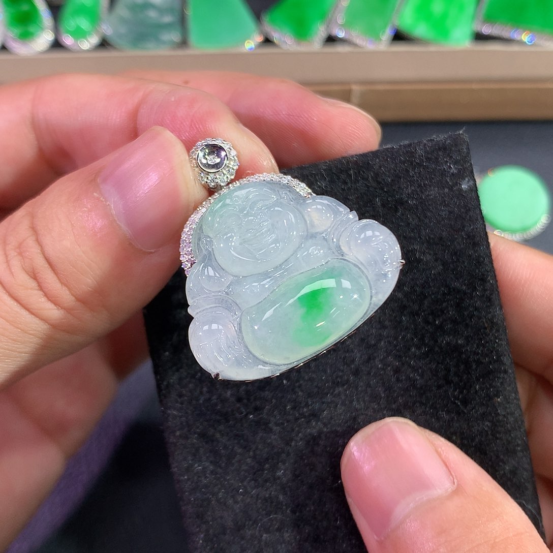 翡翠吊坠(赠链)18K金镶嵌