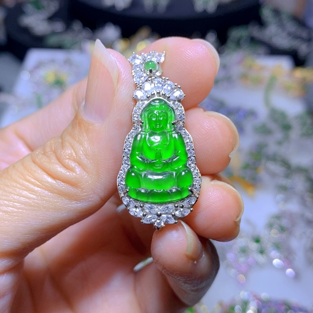 翡翠颈饰银S925镶嵌天然翡翠