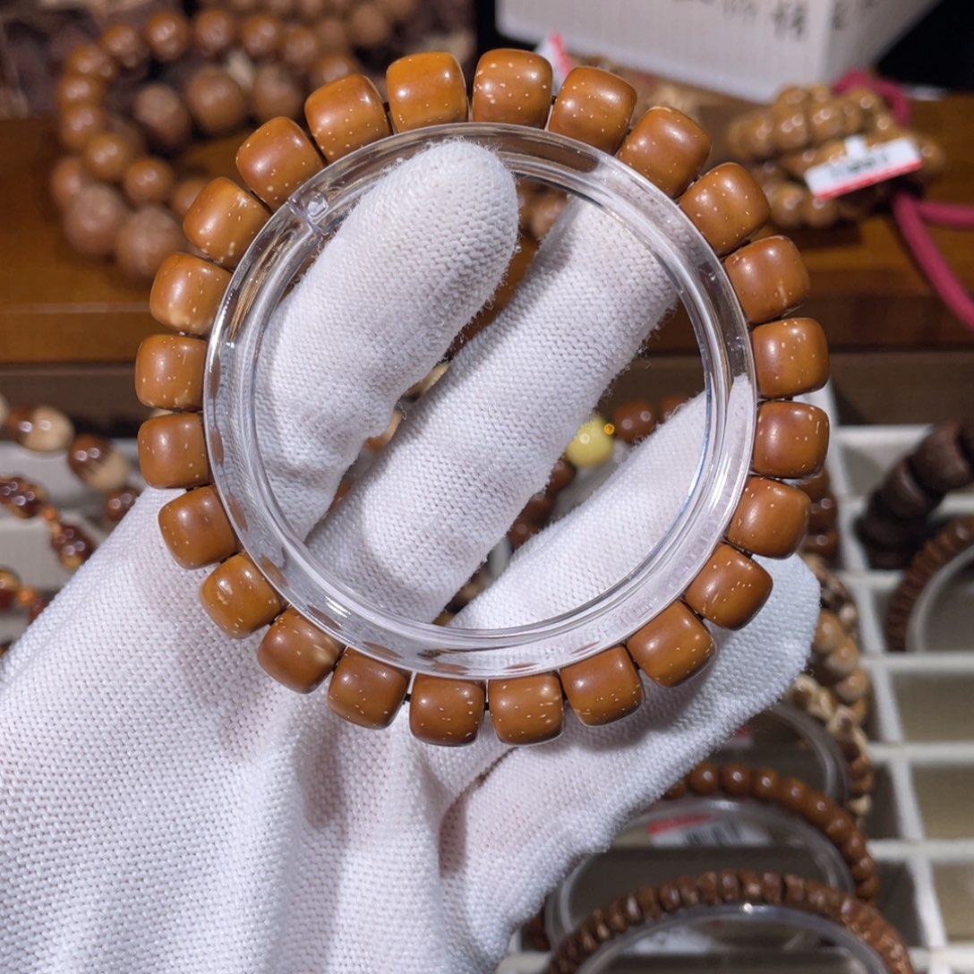 哈****紫金鼠手串黄皮实心