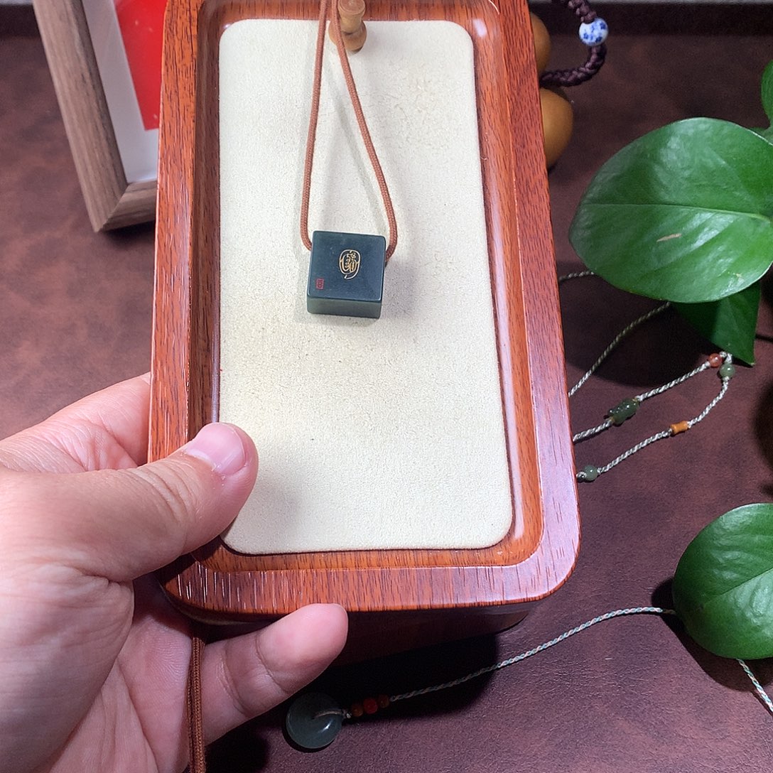 和田玉未镶嵌颈饰和田玉 258