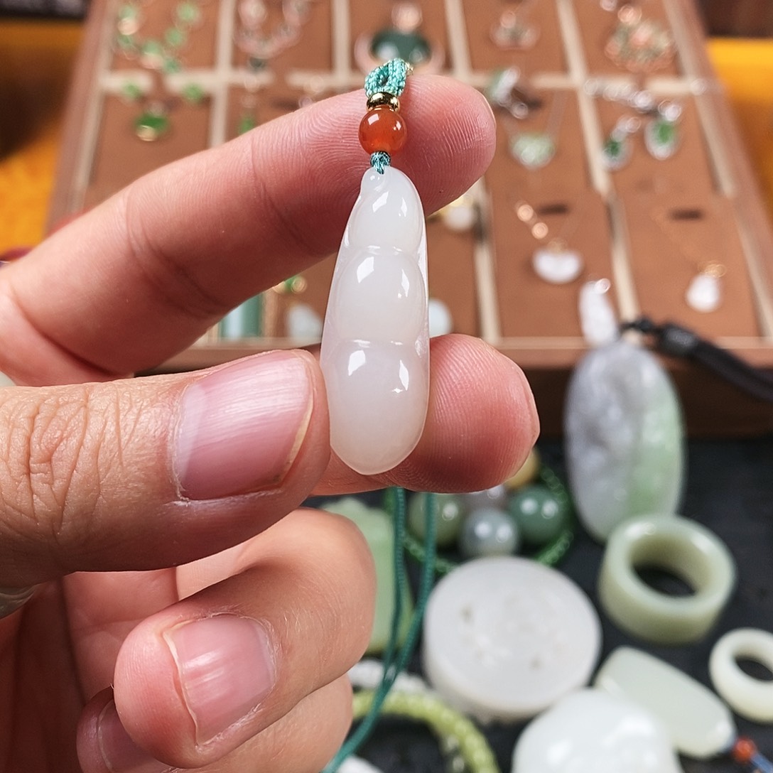 和田玉颈饰未镶嵌