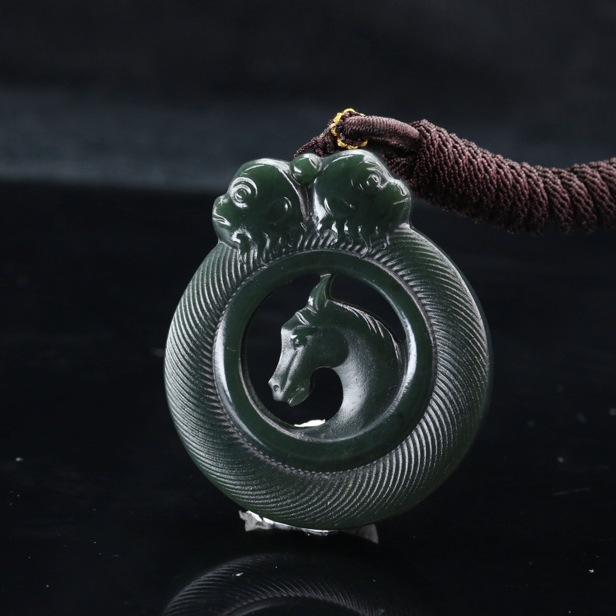 8和田玉马上封侯吊坠/500206上海嘉禾拍卖