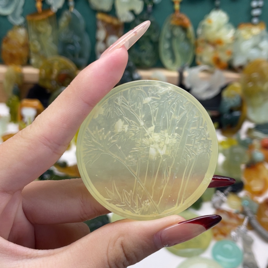 蛇纹石玉吊坠(不含链)未镶嵌