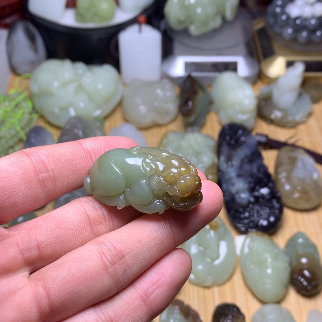 和田玉挂件未镶嵌