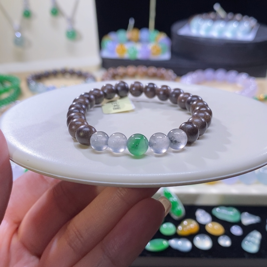 翡翠未镶嵌手串黑冰手串卡6+