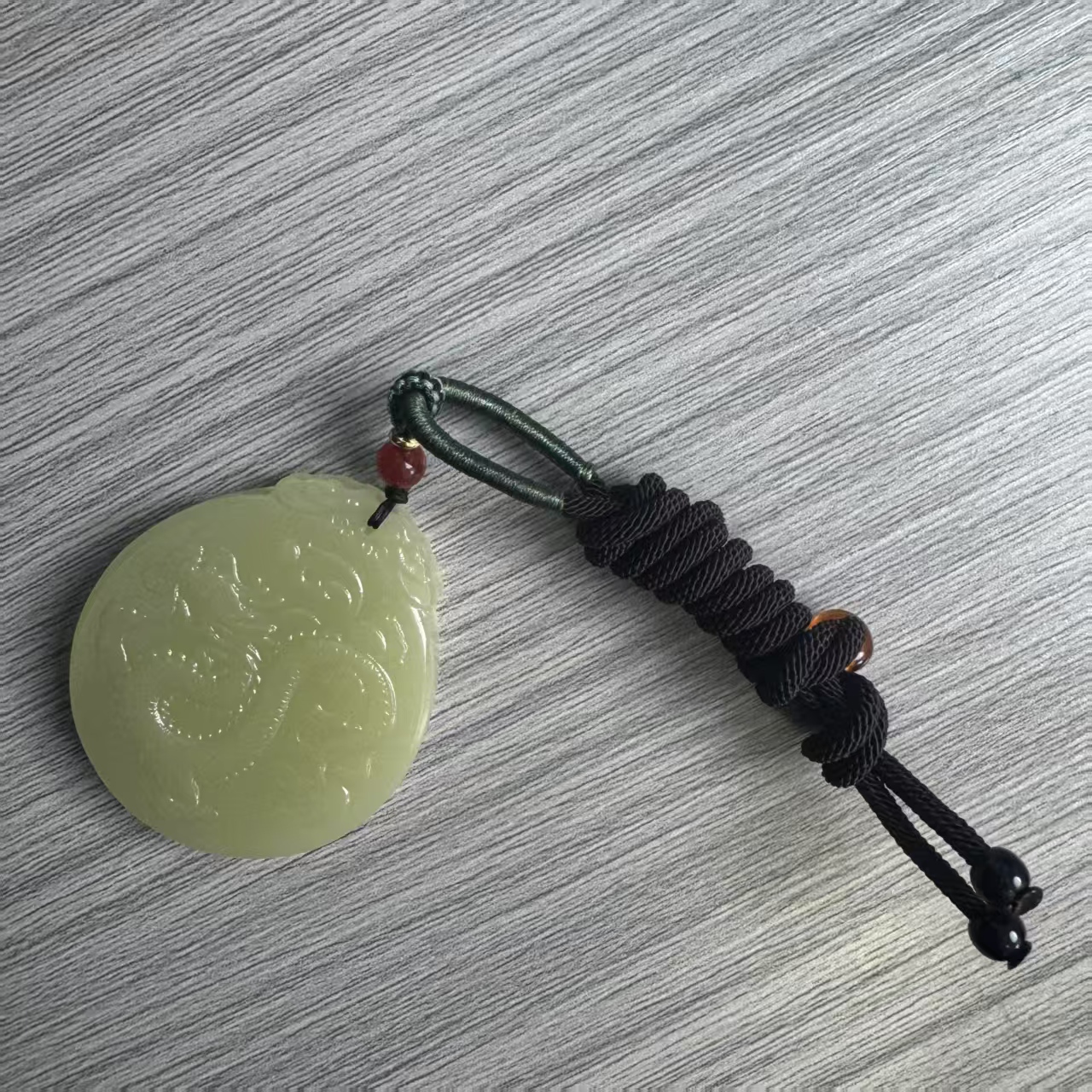 R034天然黄白老玉平安龙牌配縄子帯礼盒收藏品