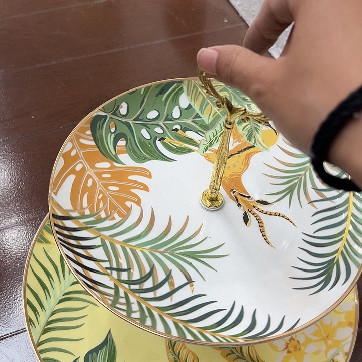 赞***英搪瓷瑕疵果盘树叶的一个装