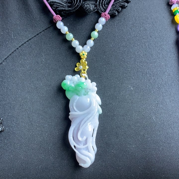 翡翠颈饰未镶嵌翡翠