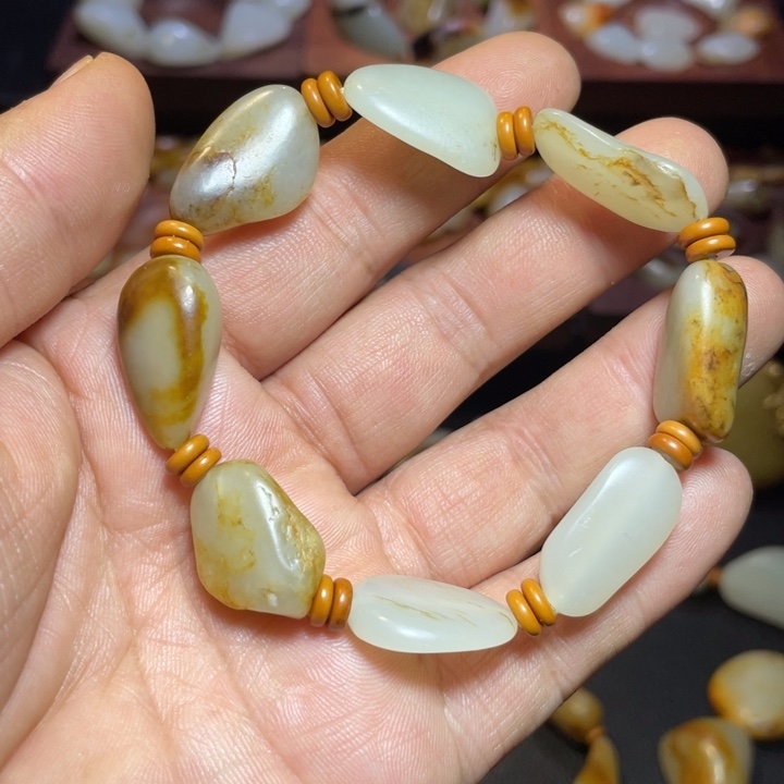 和田玉未镶嵌戒指