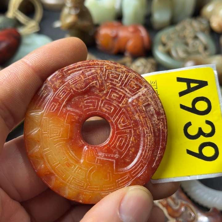 和田玉颈饰未镶嵌二**月