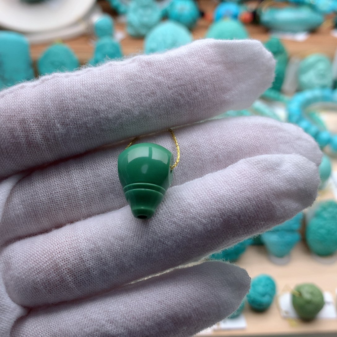 绿松石颈饰未镶嵌