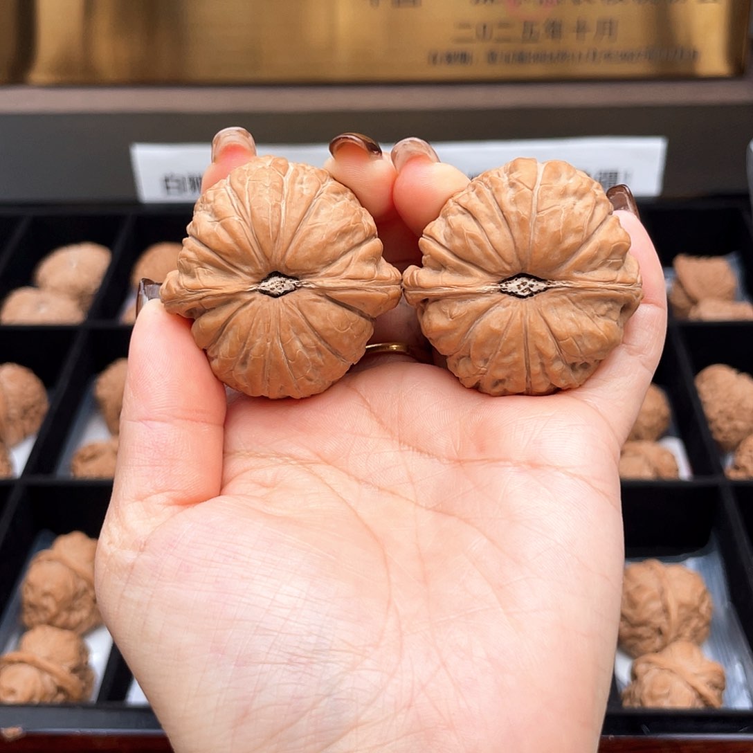 把件文玩核桃双****墩42近圆正肩天配克重磨盘瓜42A1
