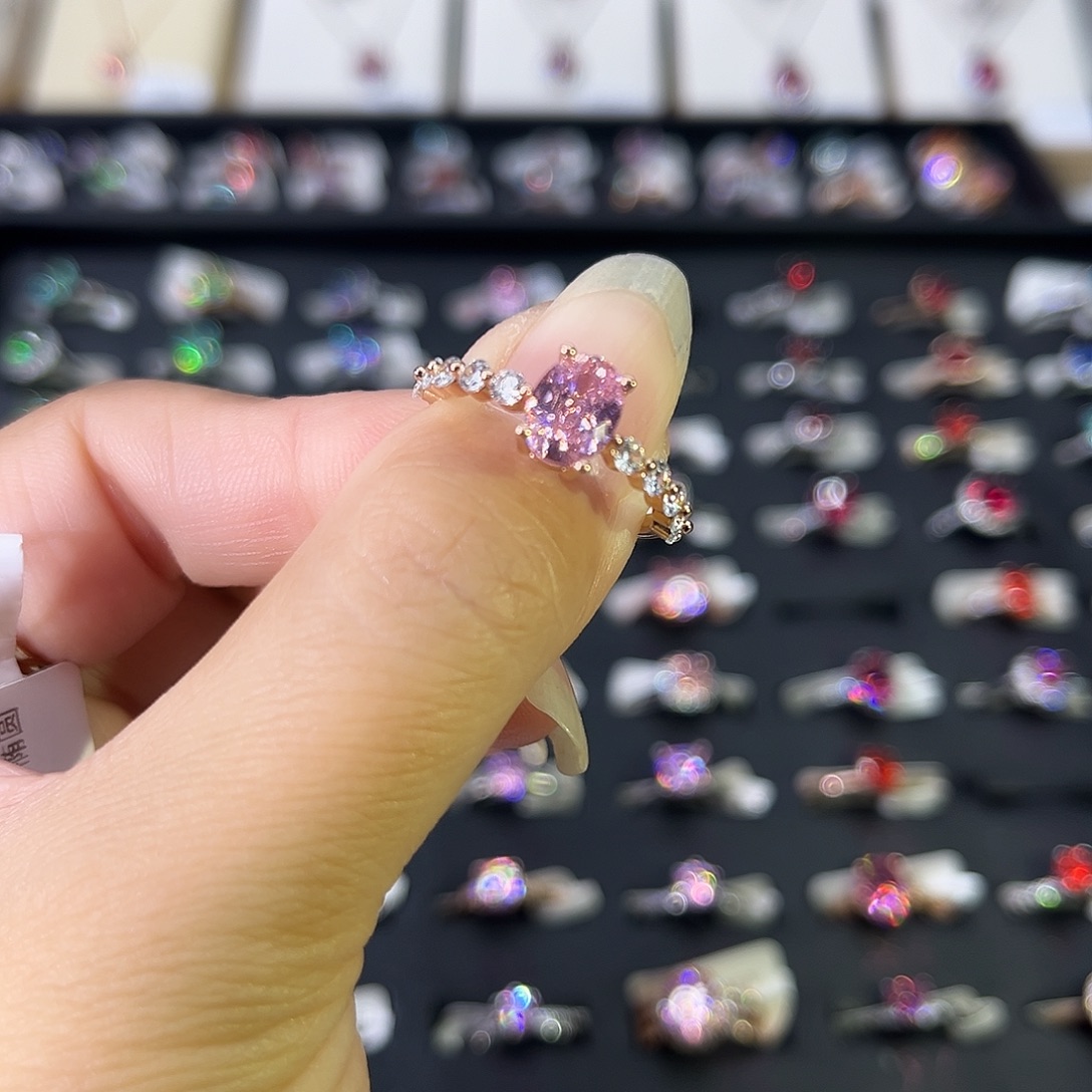 莫桑石非金属K枚一抹星辰粉钻