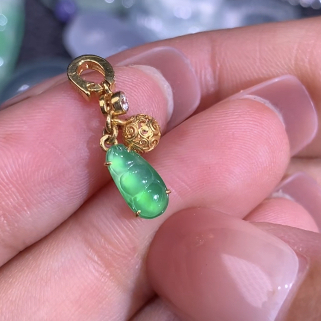 翡翠18K镶嵌木那绿豆子636