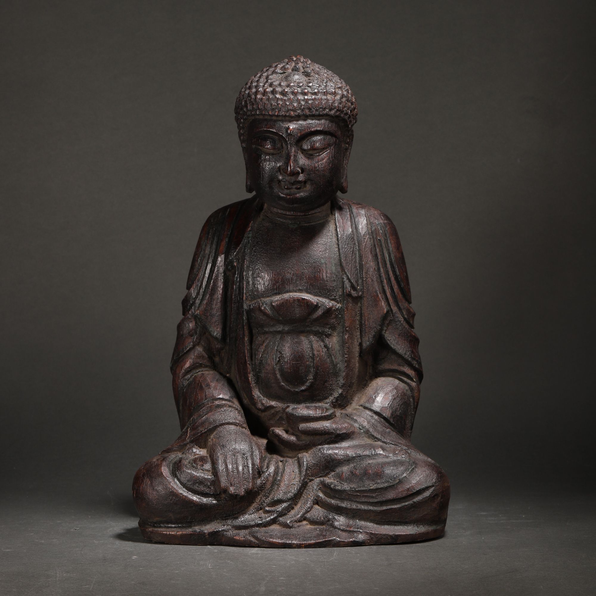 Lot26 明代 紫檀木雕释迦牟尼像