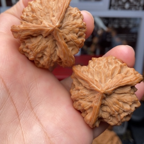 文玩核桃吊坠粗筋三棱40全品