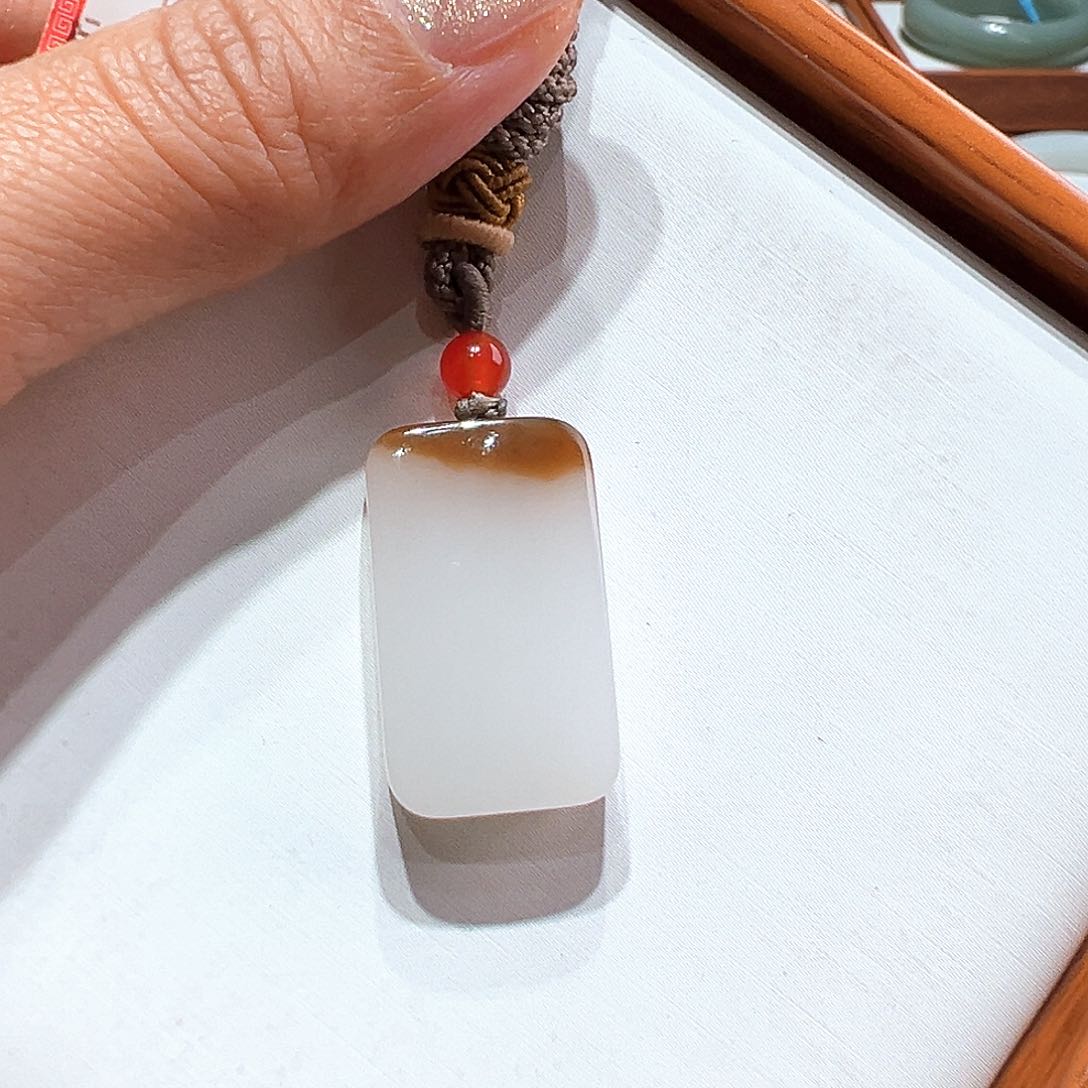 和田玉吊坠未镶嵌