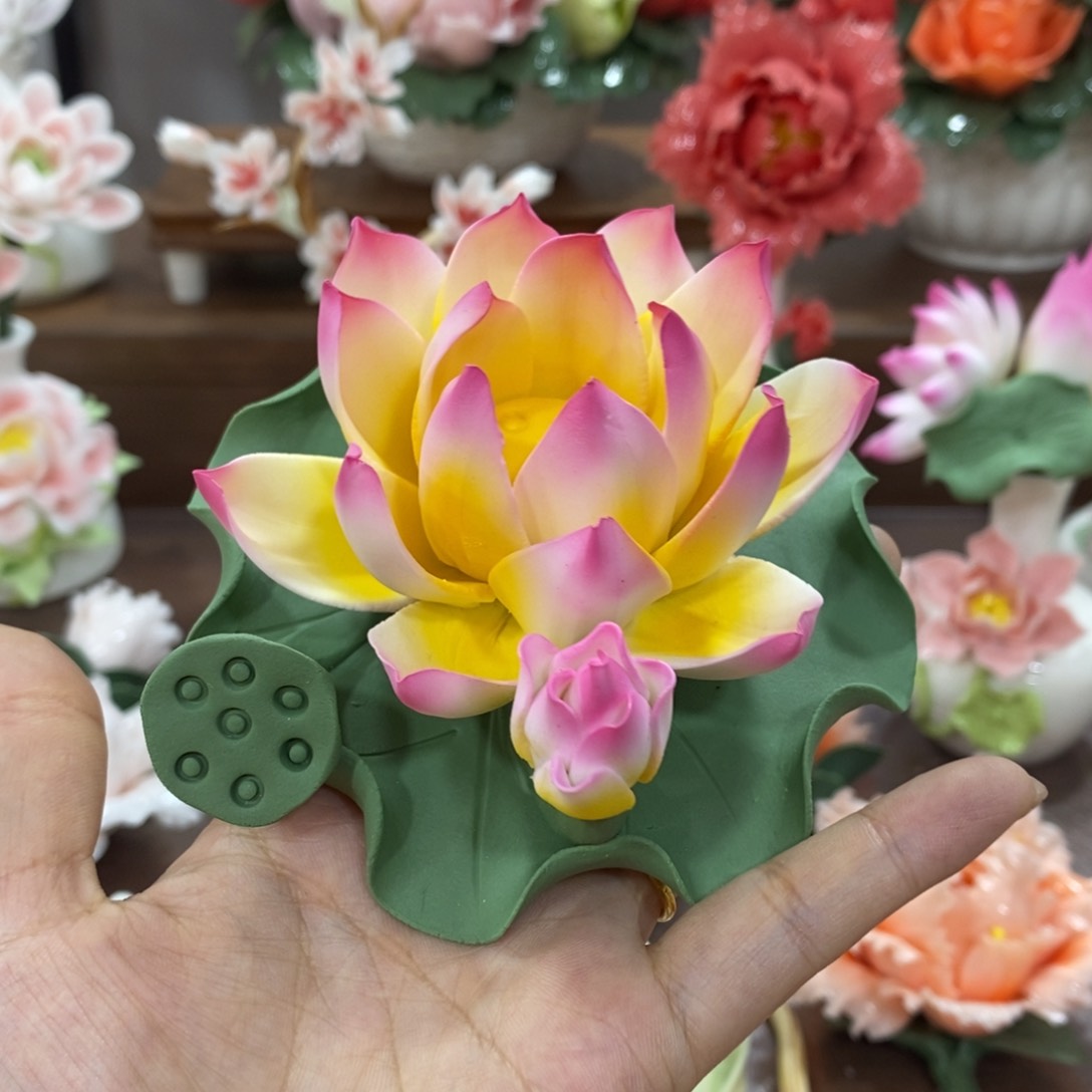 摆件陶瓷手工花摆件