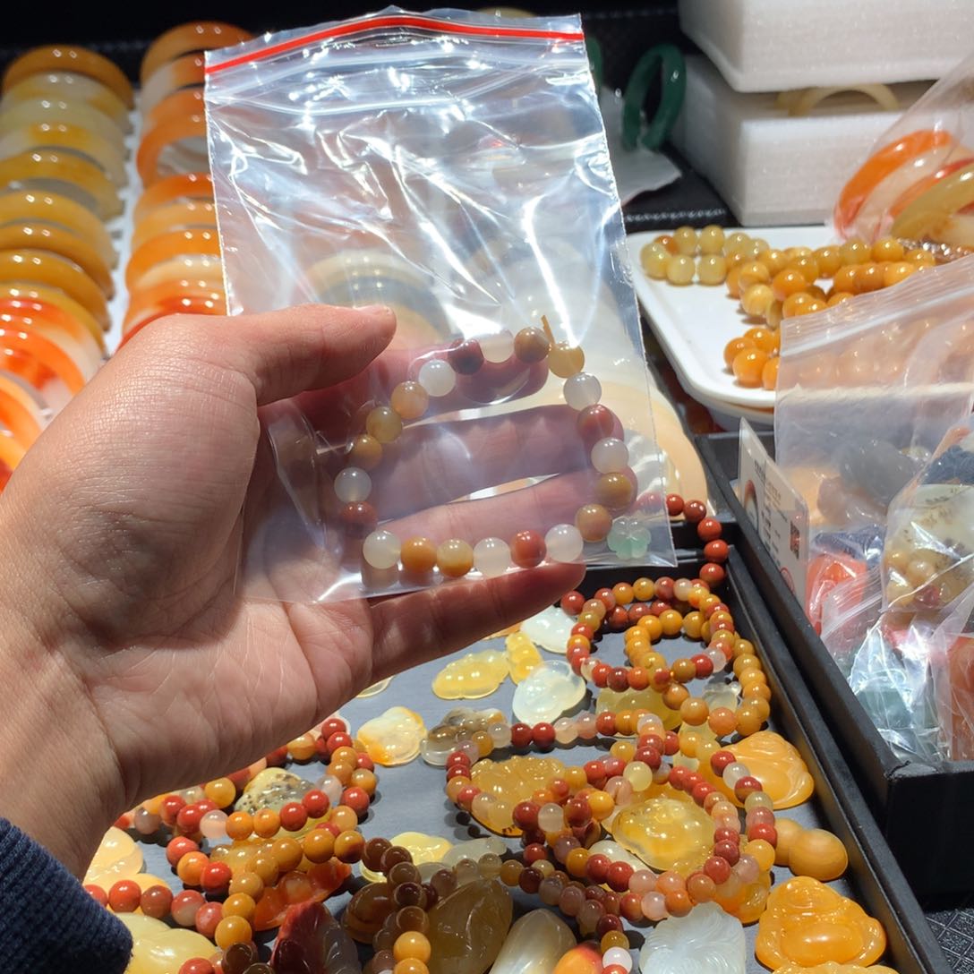 未镶嵌手镯石英岩玉烟**清
