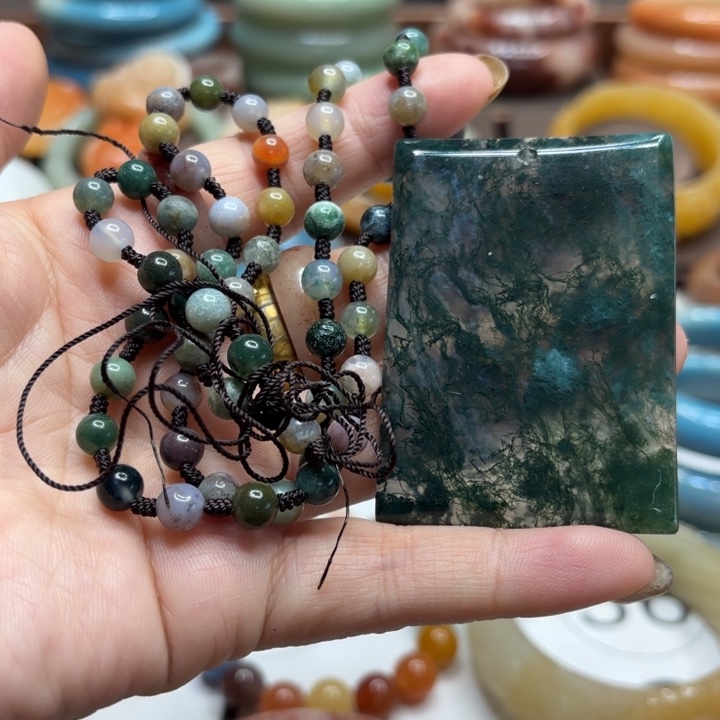 石英岩玉合金颈饰