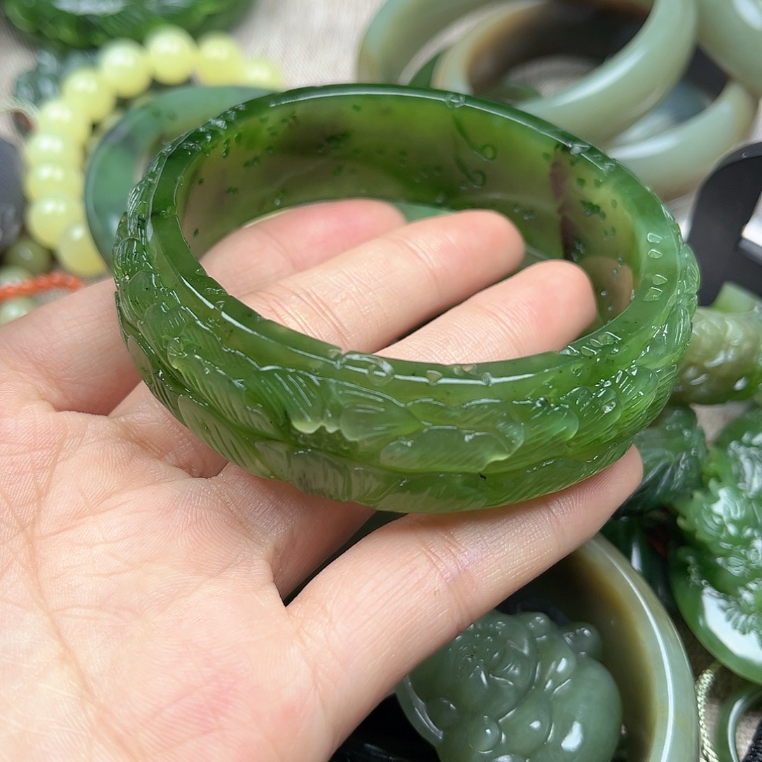 菩***提和田玉（碧玉）未镶嵌手镯62