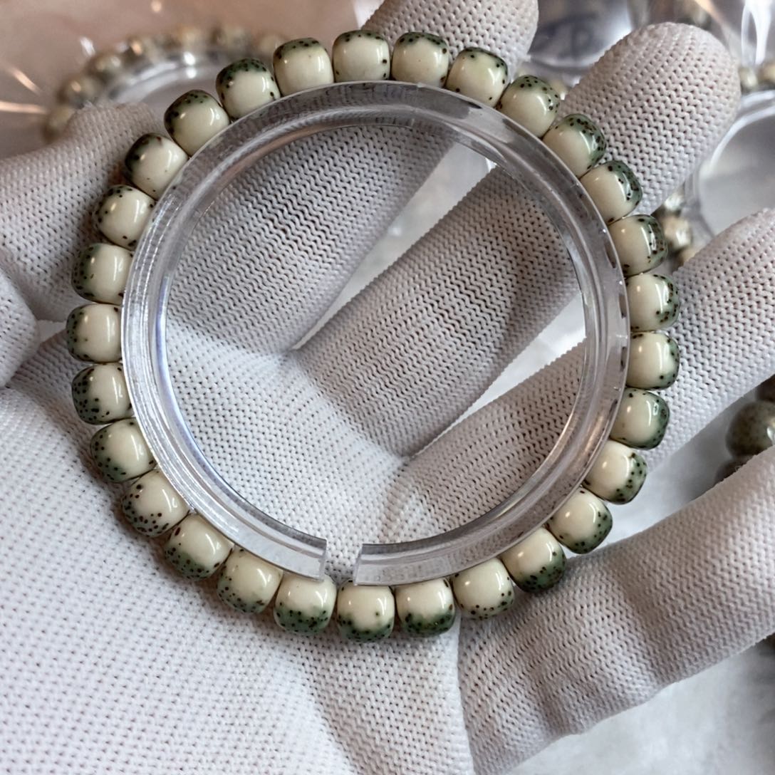 星月菩提吊坠靠***。石玉料