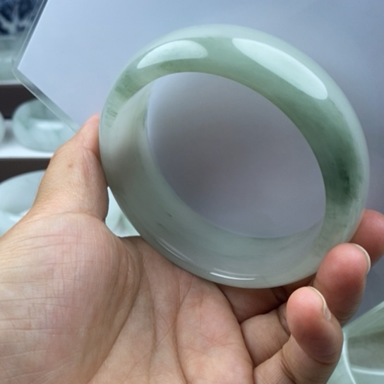 未镶嵌手镯石英质玉（金丝玉）