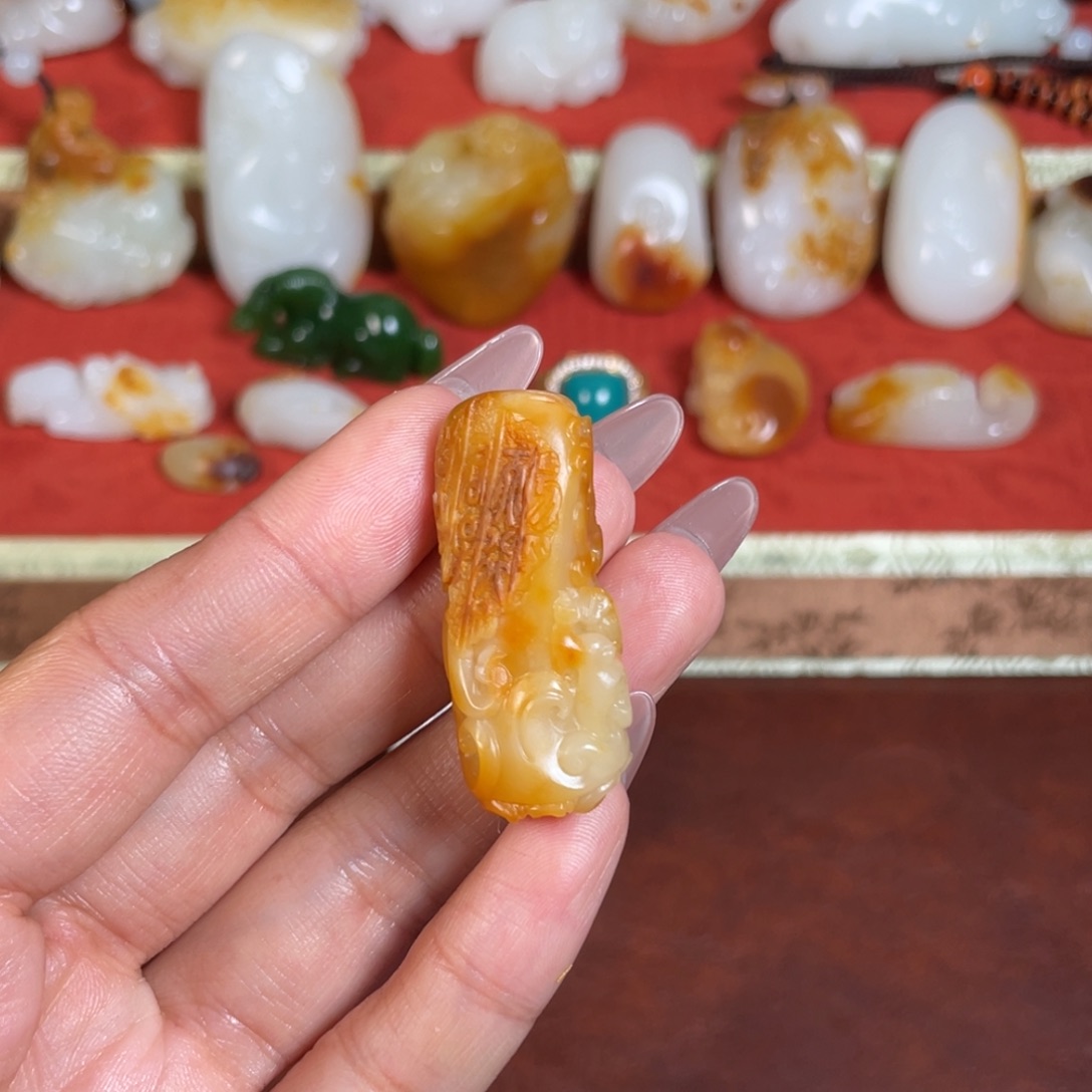 和田玉颈饰未镶嵌