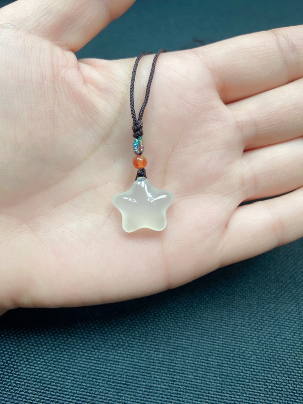 天然玛瑙玉髓吊坠小星星高冰高透配绳多样性发货