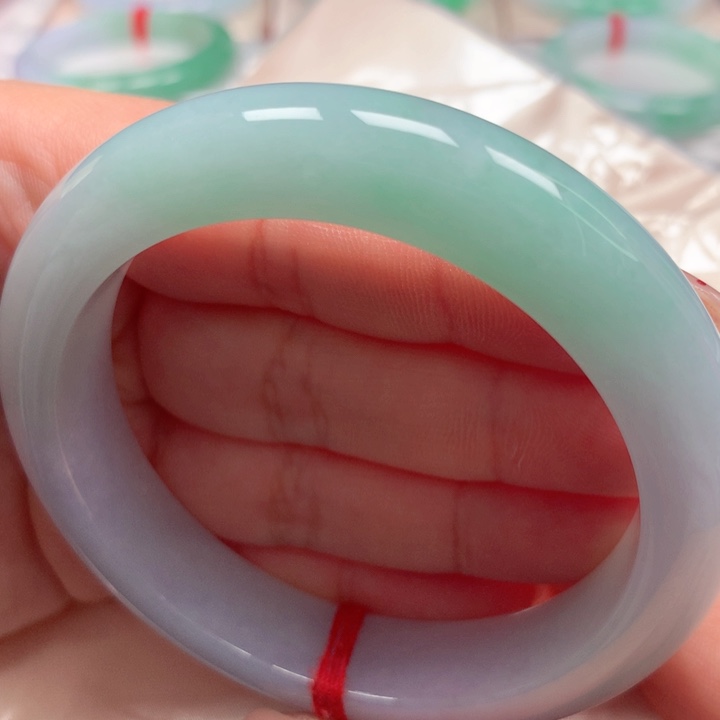 翡翠手镯未镶嵌冰胶春彩60