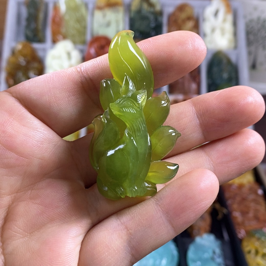 合金蛇纹石玉颈饰