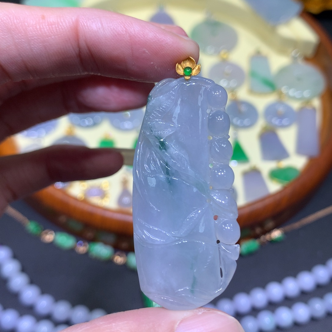 翡翠吊坠(不含链)18K金镶嵌