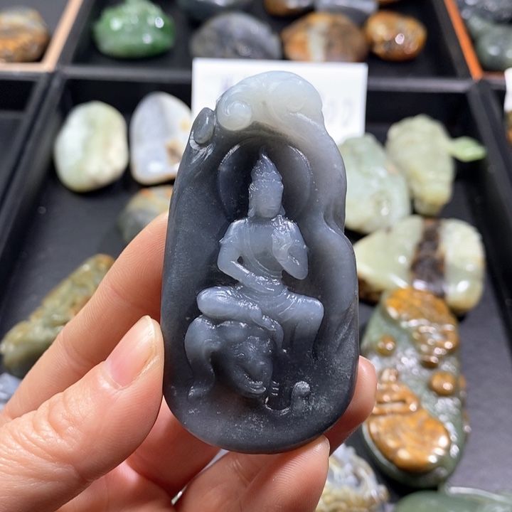 和田玉挂件未镶嵌骄***人定制