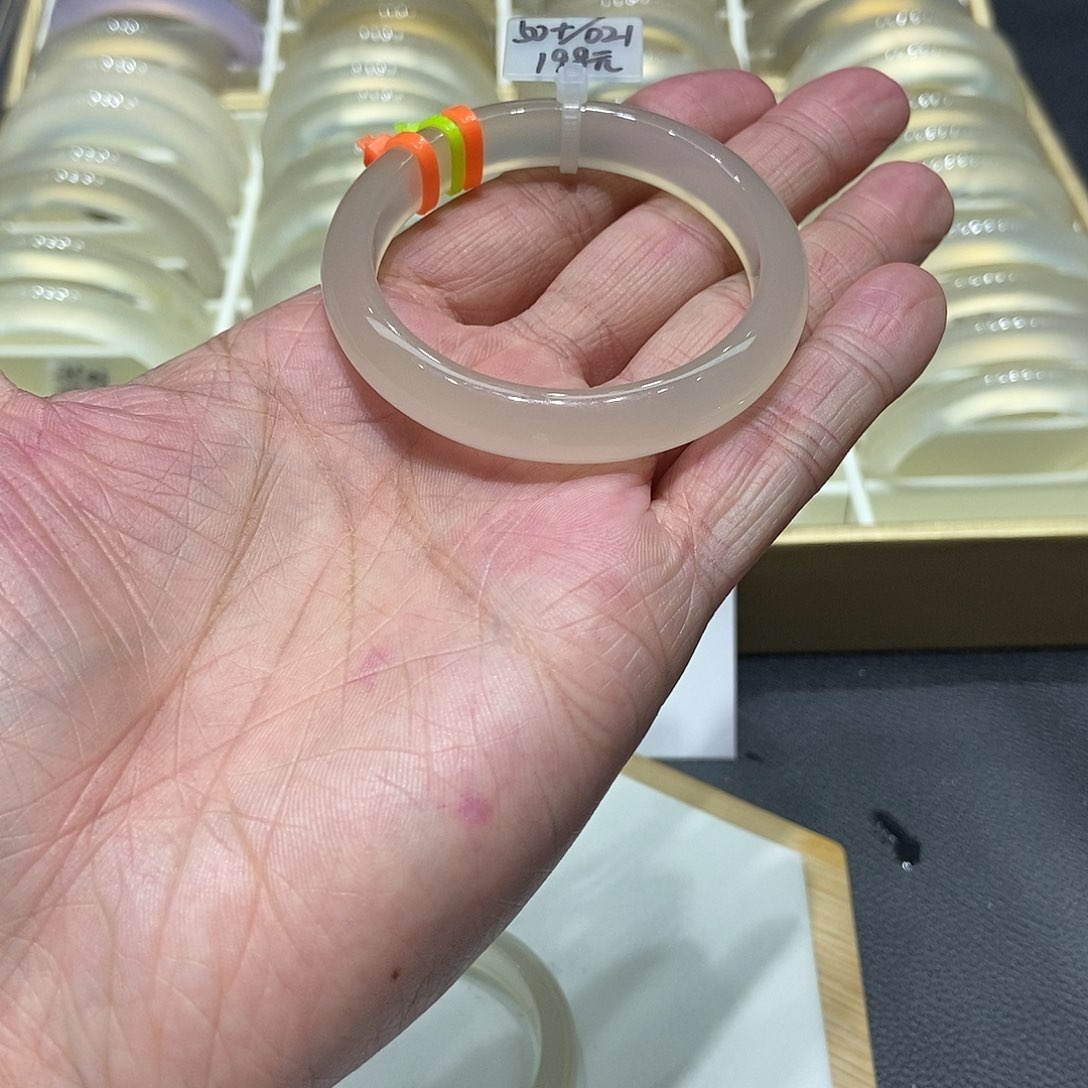 玛瑙/玉髓手镯未镶嵌038